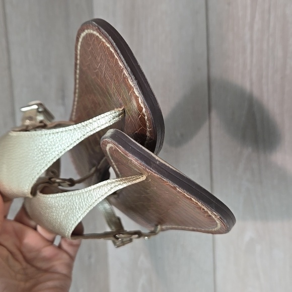 Sam Edelman Women's Greta T Strap Gold Sandals Flats Shoes Sz 7.5M - Picture 3 of 10